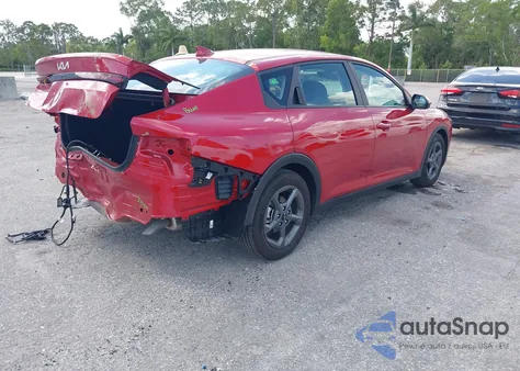 2025 Kia K4 Lxs из США, поврежденный, VIN 3KPFT4DE3SE020901